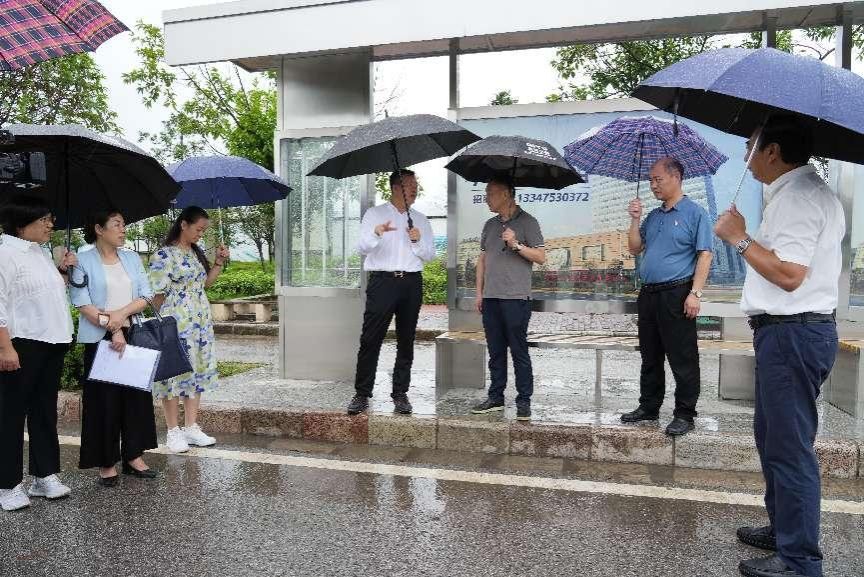 市政协副主席郑毅一行到我校调研