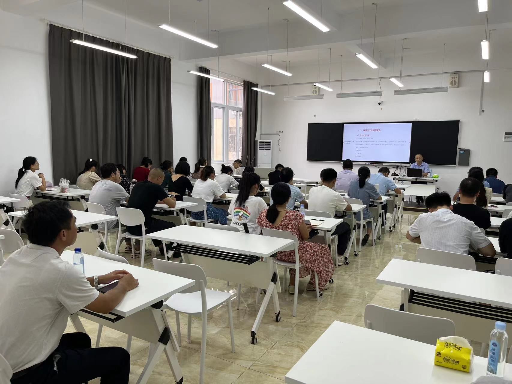 我校举办2023年新入职辅导员培训班