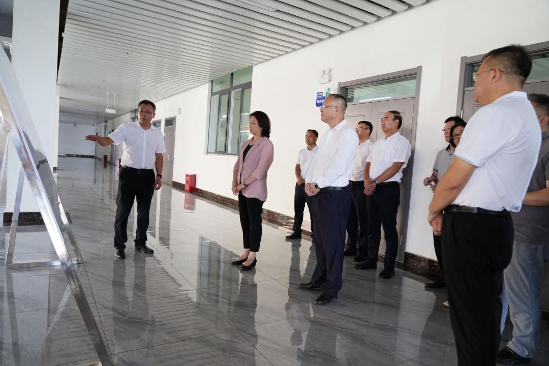 副市长郑平一行到我校调研指导工作